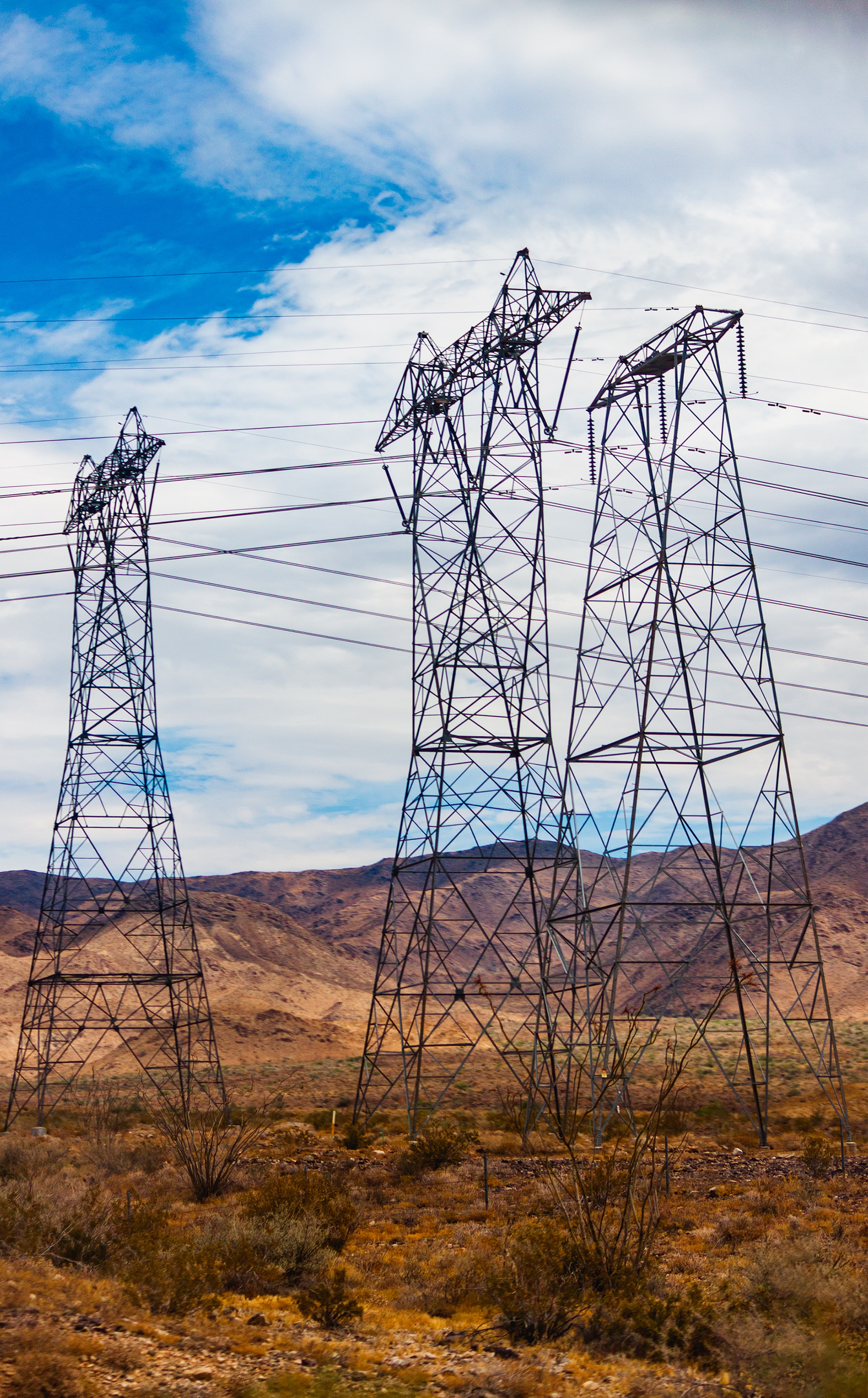 The Challenges of Setting up an International Power Grid
